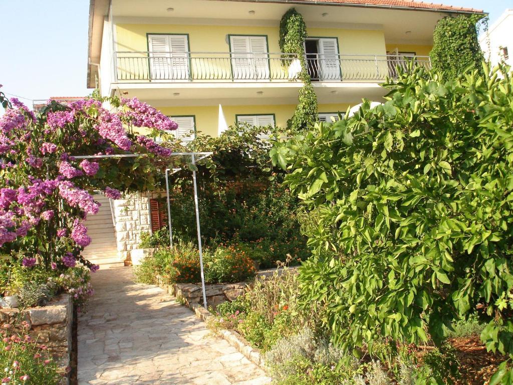 Apartments Lucija Stari Grad  Esterno foto