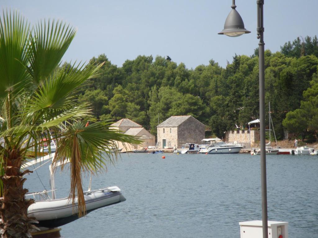 Apartments Lucija Stari Grad  Esterno foto